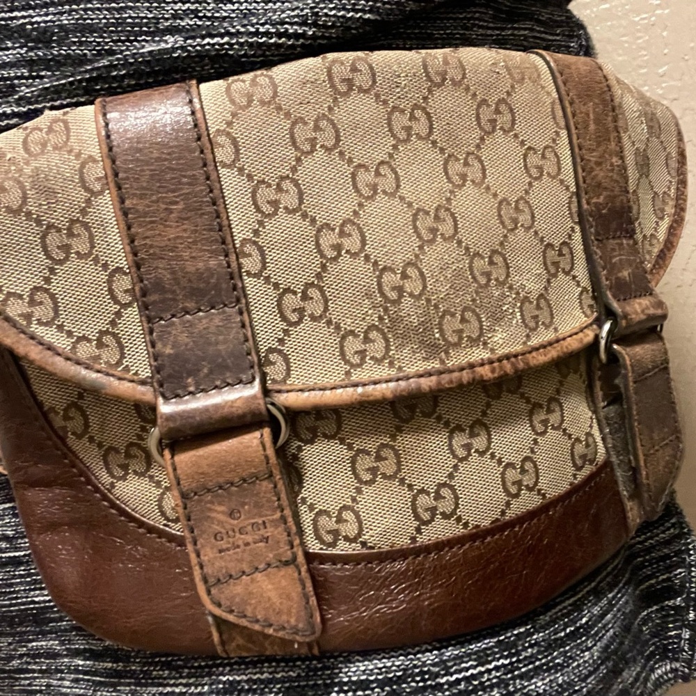 Authentic - Vintage GUCCI leather and canvas bum/sling bag - Picture 16 of 16